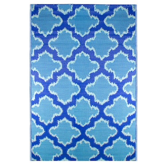 Blue Quatrefoil Rectangular Outdoor Area Rug, 4ft. x 6ft.